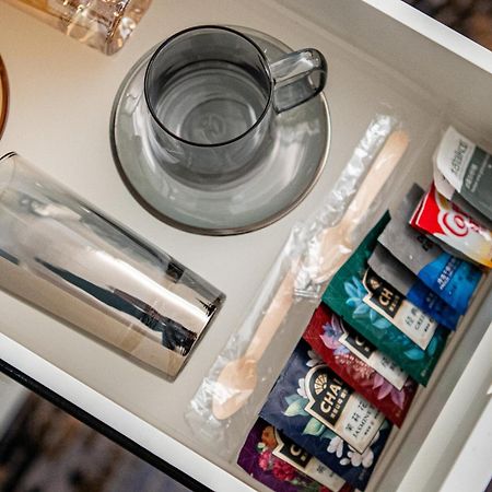Sunworld Dynasty Hotel Beijing Wangfujing Exterior photo A drawer with a selection of tea bags
